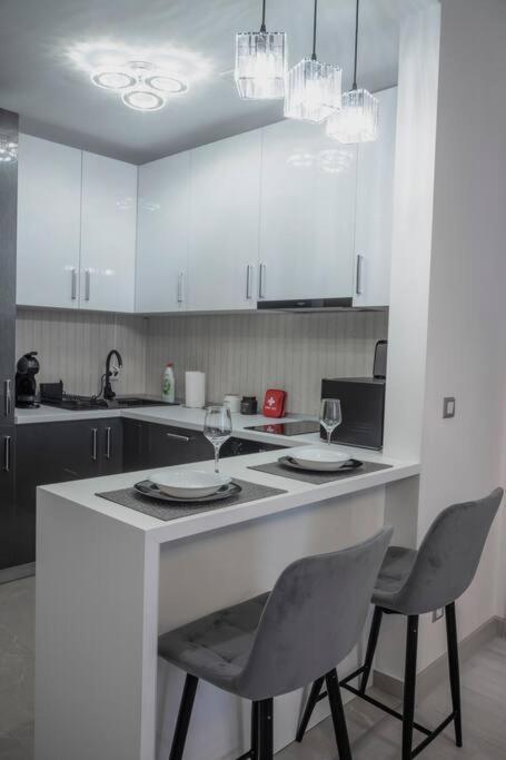 Luxury 2 Bedroom Apartment Βουκουρέστι Εξωτερικό φωτογραφία