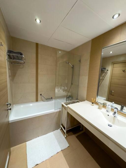 Luxury 2 Bedroom Apartment Βουκουρέστι Εξωτερικό φωτογραφία