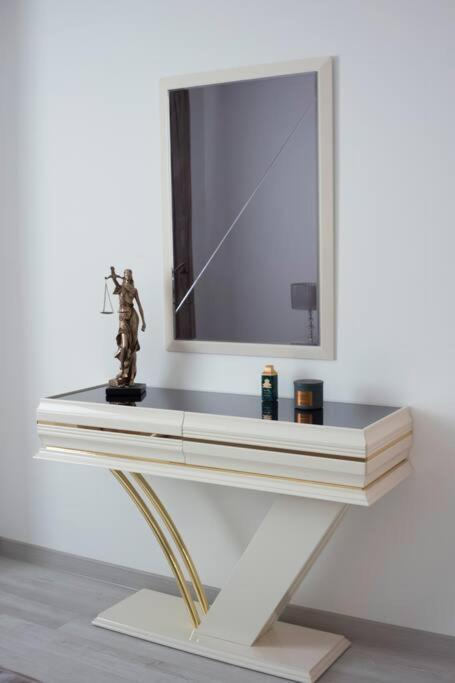 Luxury 2 Bedroom Apartment Βουκουρέστι Εξωτερικό φωτογραφία