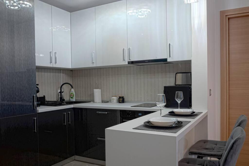 Luxury 2 Bedroom Apartment Βουκουρέστι Εξωτερικό φωτογραφία